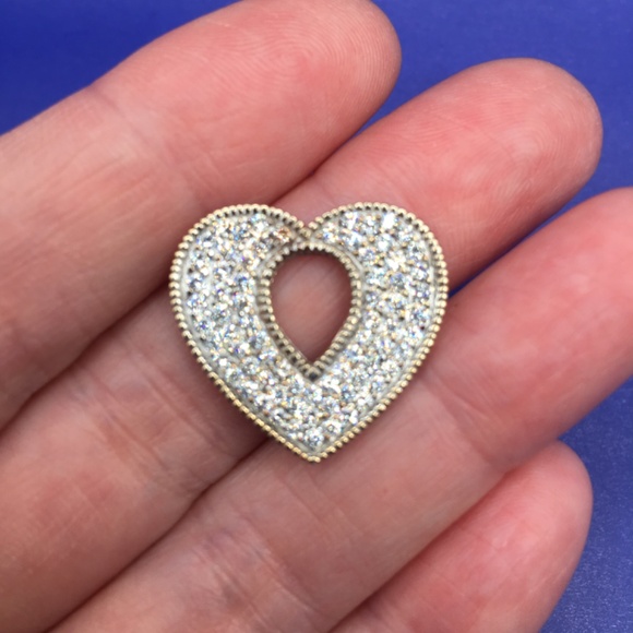 $3,500 Judith Ripka 18K White Gold 73 Diamonds 1.043 CTW Heart Pendant No Chain - Picture 6 of 12